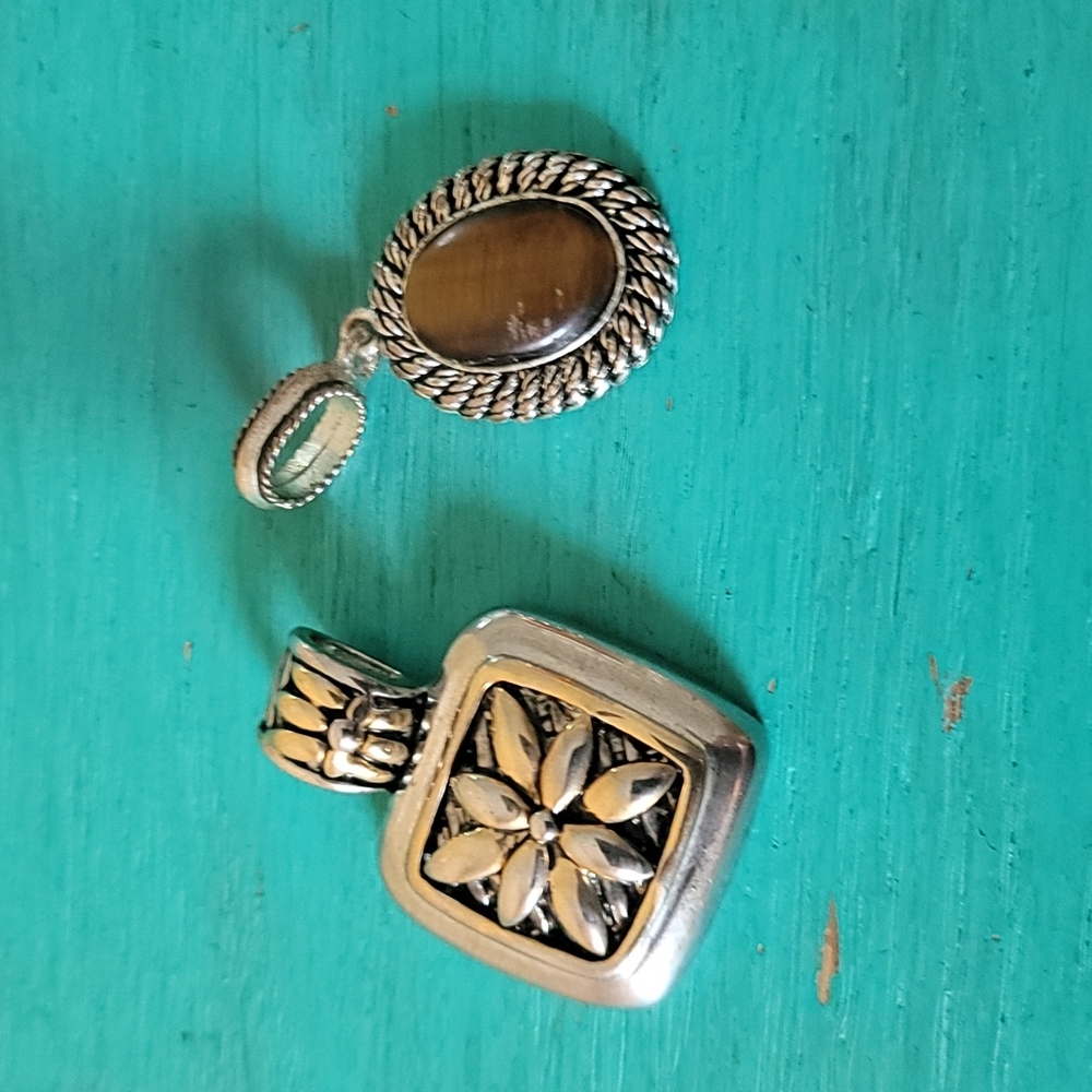 Bundle of 2 Charms